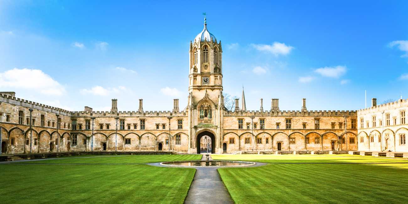 Hop-on hop-off sightseeing bus tours in Oxford, United Kingdom – Top landmarks, famous attractions, and hidden gems in 2026