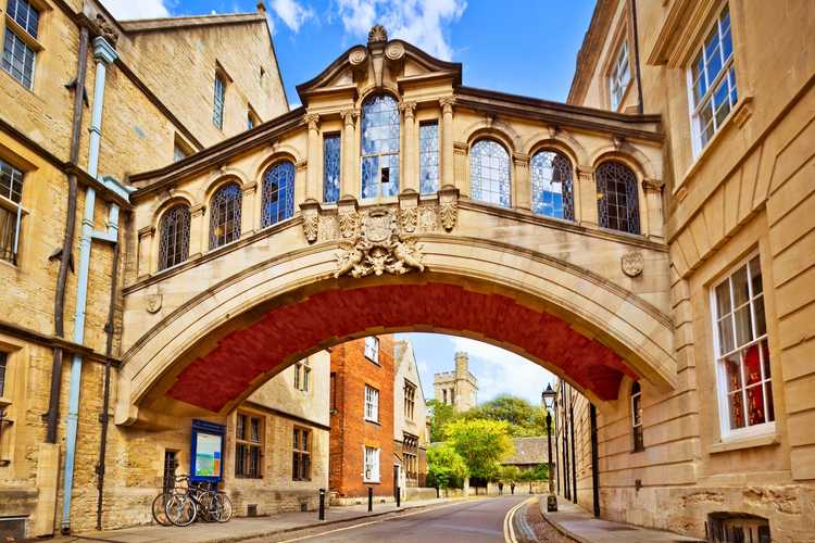 Top sightseeing bus tours in Oxford, United Kingdom – Popular points of interest, hidden gems, and panoramic views of Oxford in 2026