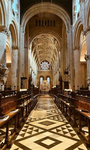 Hop off at Oxford attractions with Hop-On Hop-Off bus tours – Discover Oxford at your leisure in 2025 Hop off at Oxford attractions, museums, and landmarks with a hop-on hop-off bus tour – Convenient stops and sightseeing in 2025